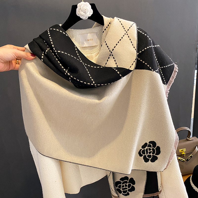 Cachecol de Inverno Feminino L - Woven Scarf Blanket avaliação e preço